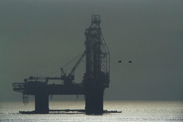 Photo d'une plate-forme pétrolière.